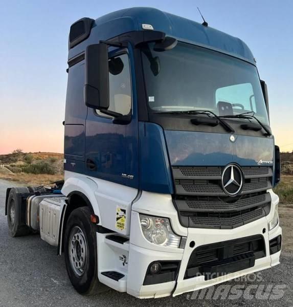 Mercedes-Benz 1845 牵引车