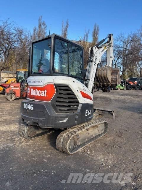 Bobcat E34 挖沟机