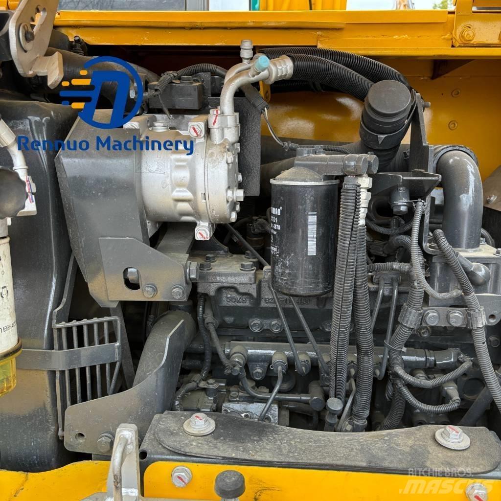 Komatsu PC 70-8 小型挖掘机
