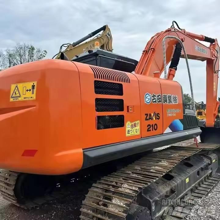 Hitachi ZX210 履带挖掘机