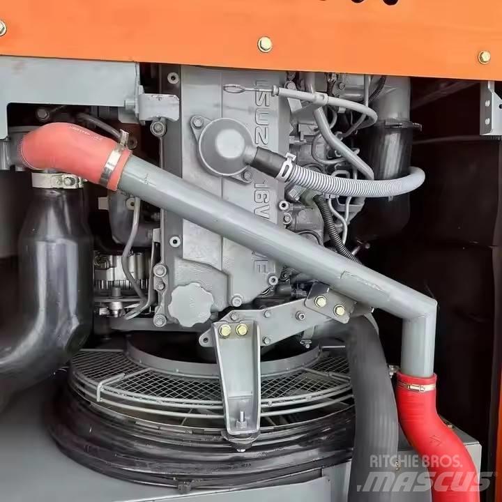 Hitachi ZX210 履带挖掘机