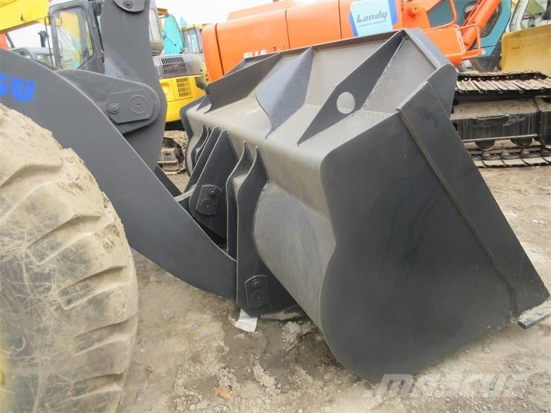 Komatsu WA 380 轮式装载机