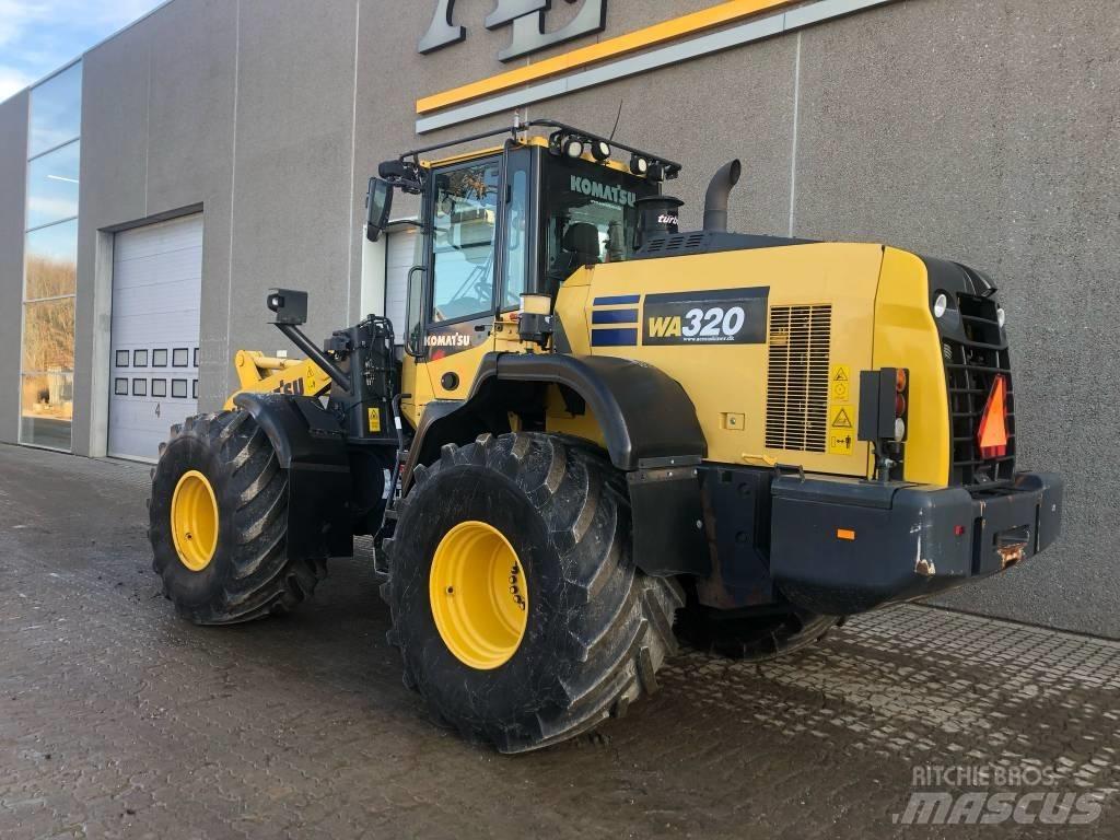 Komatsu WA 320-8 轮式装载机