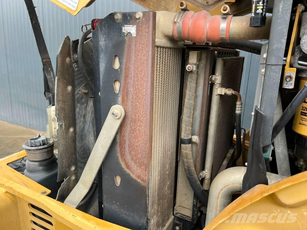 CAT CP76 单轮压路机