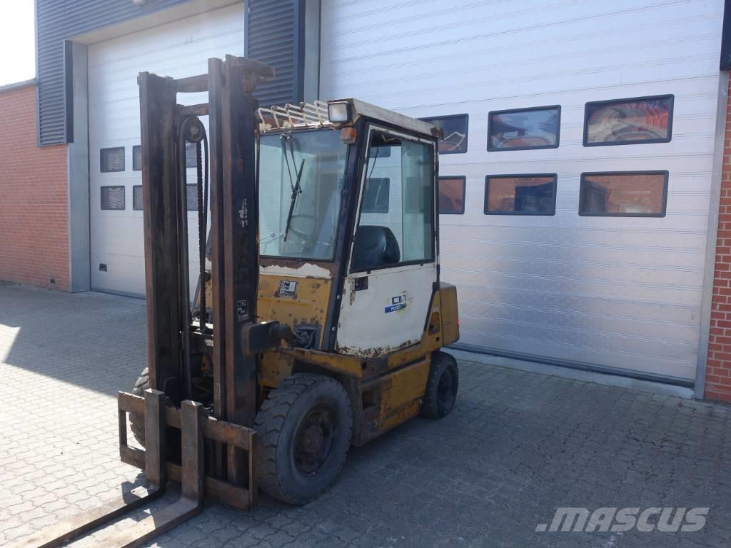 TCM FD 25 Z2 柴油叉车