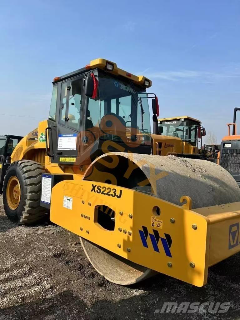 XCMG XS 233J 单轮压路机