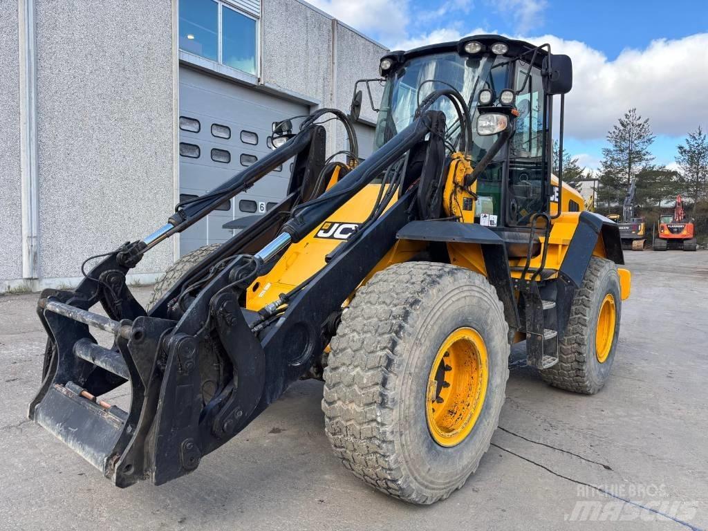 JCB 437 HT 轮式装载机