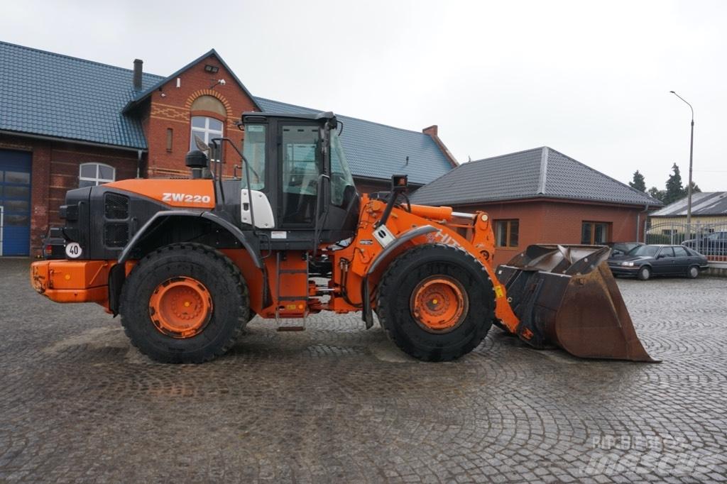 Hitachi ZW 220-5 B 轮式装载机