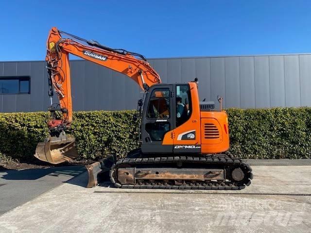 Doosan DX140LCR-5 履带挖掘机