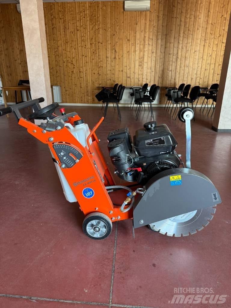 Husqvarna FS 400 沥青碎石同步封层车