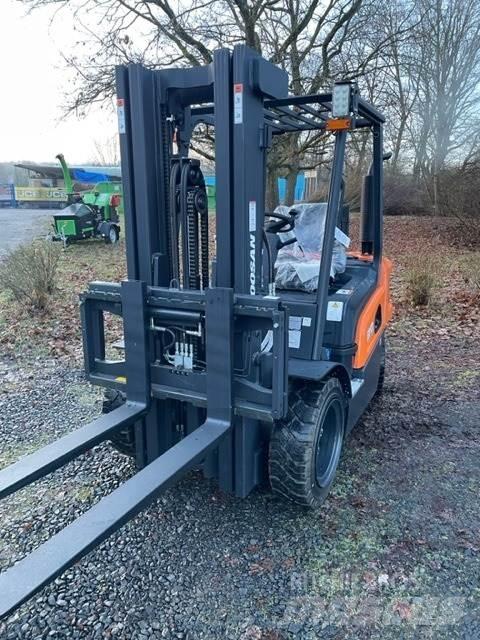 Doosan D30NXS 柴油叉车