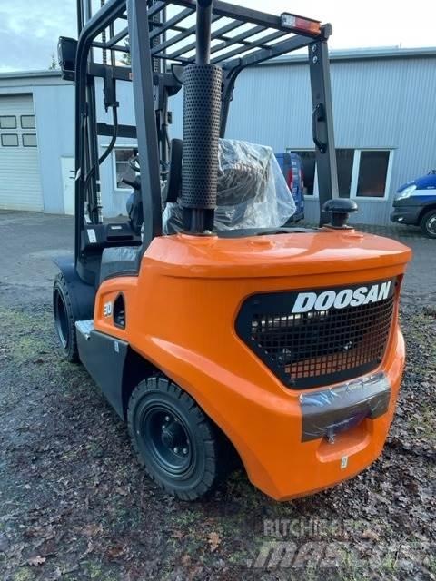 Doosan D30NXS 柴油叉车