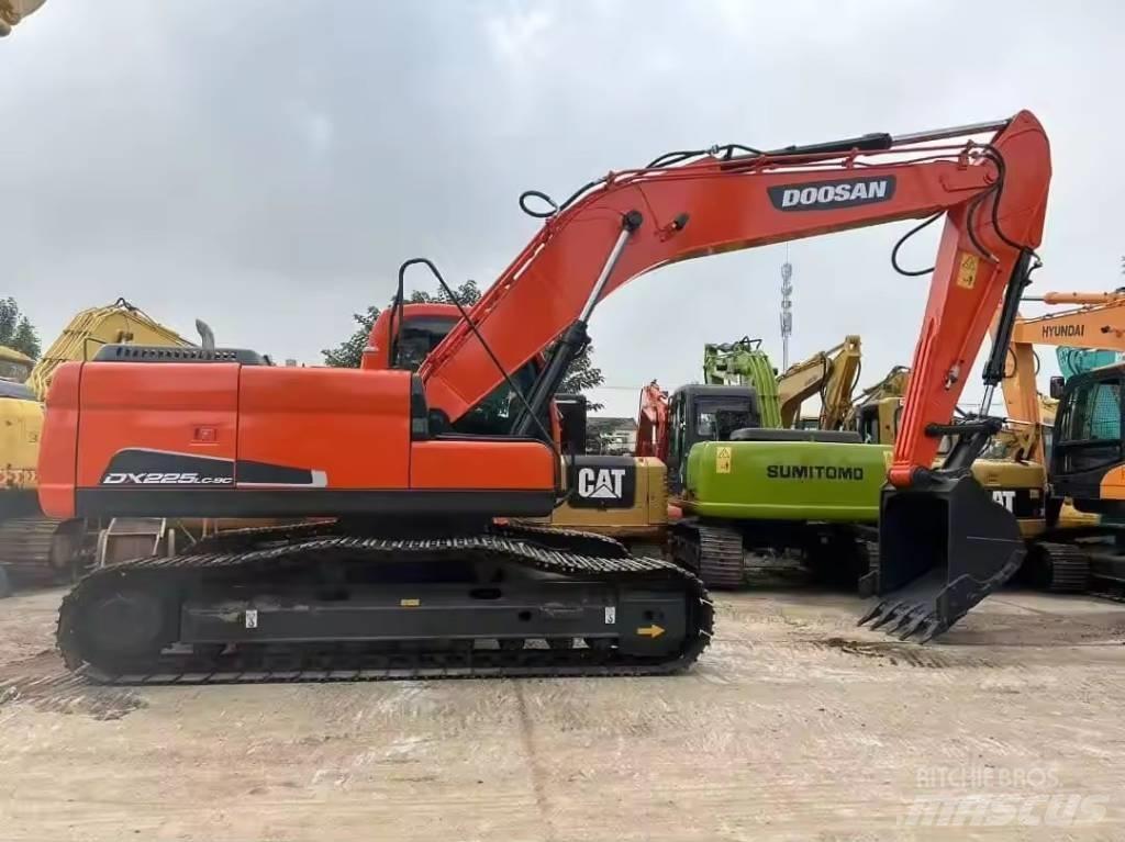 Doosan DX 225 LC-9C 履带挖掘机