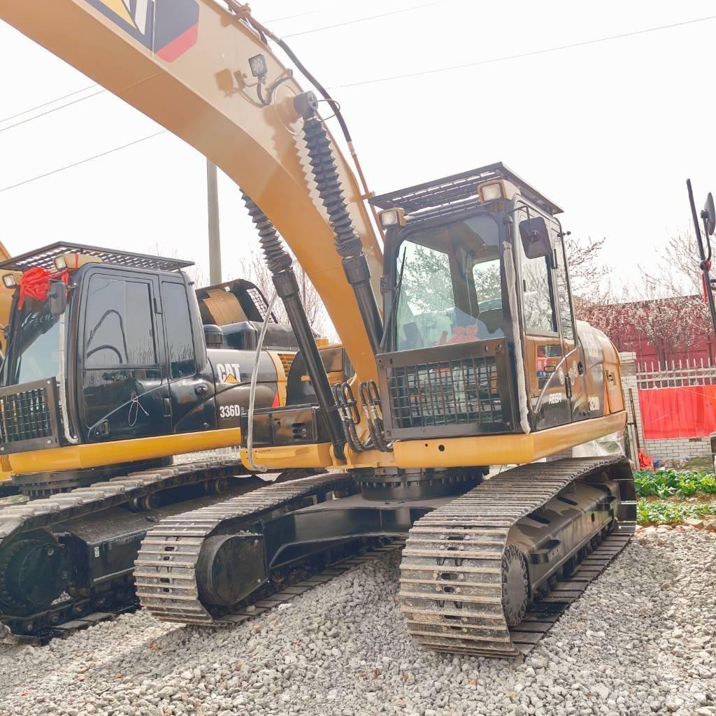 CAT 320D 履带挖掘机