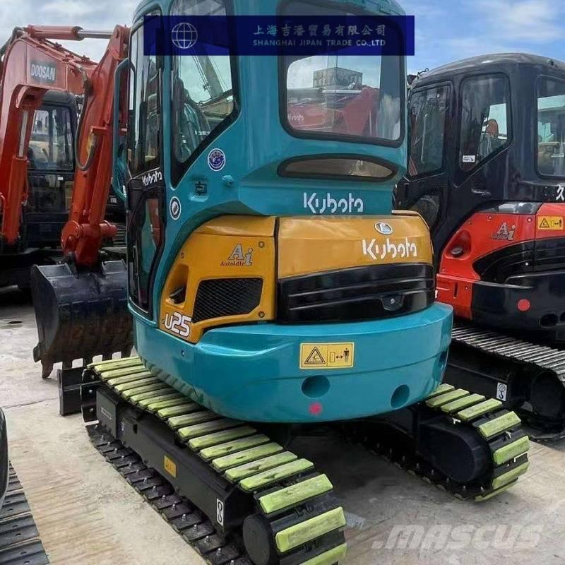 Kubota U 25 小型挖掘机
