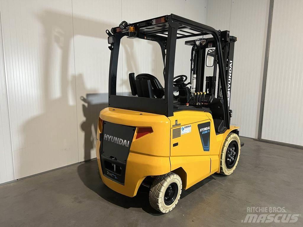 Hyundai 25BE-X 电动叉车