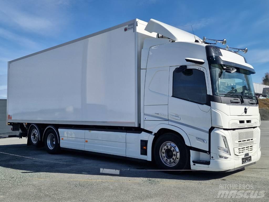Volvo FM500 6x2 厢式货车