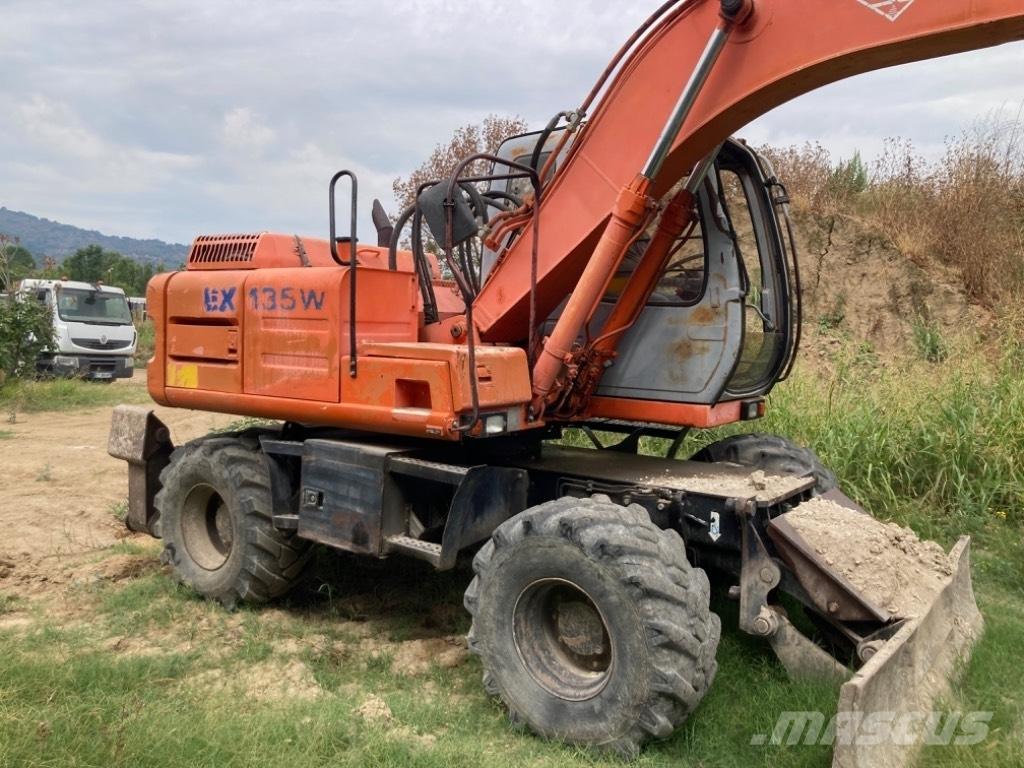 Hitachi EX 135 W 轮式挖掘机