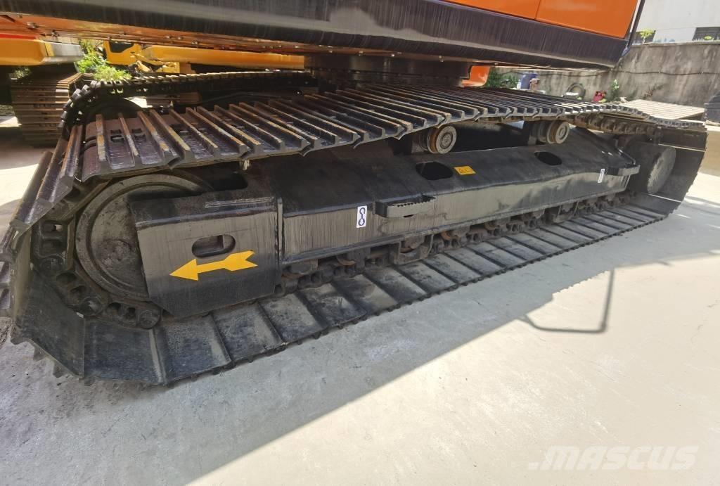 Doosan DX 225 LC 履带挖掘机