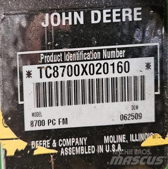 John Deere 8700 球道割草机