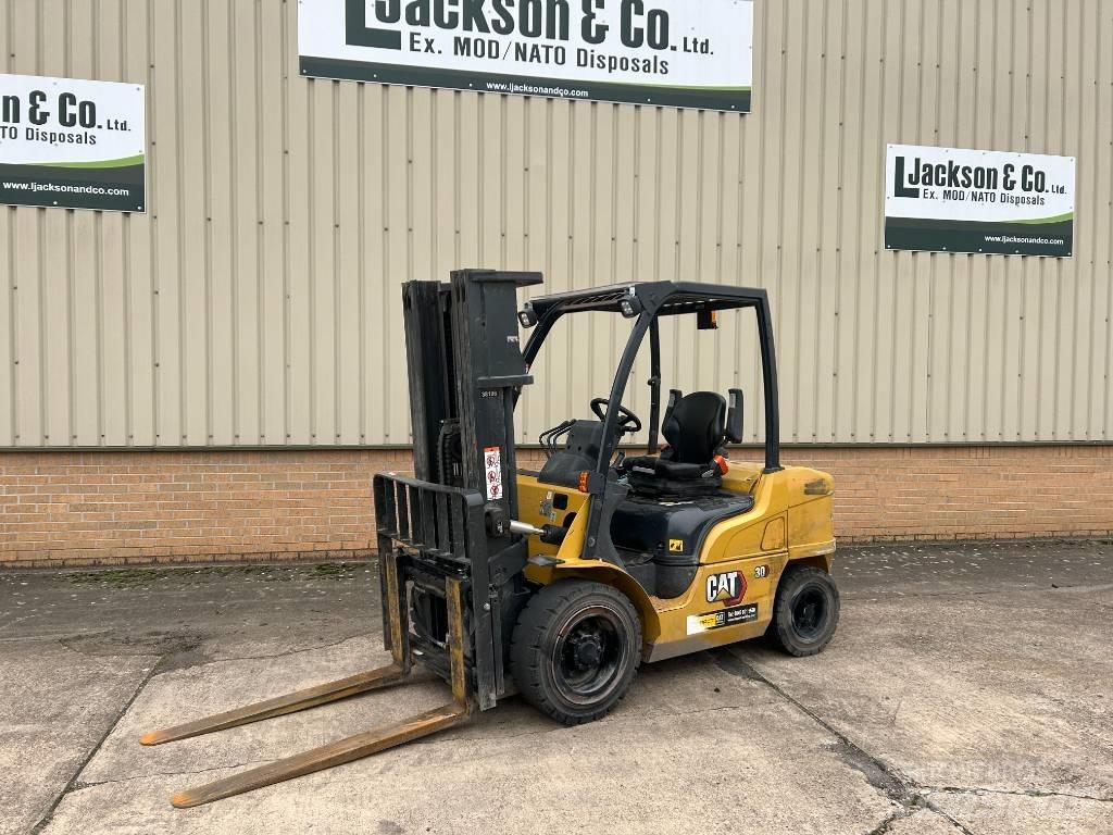 CAT DP 30 N 柴油叉车
