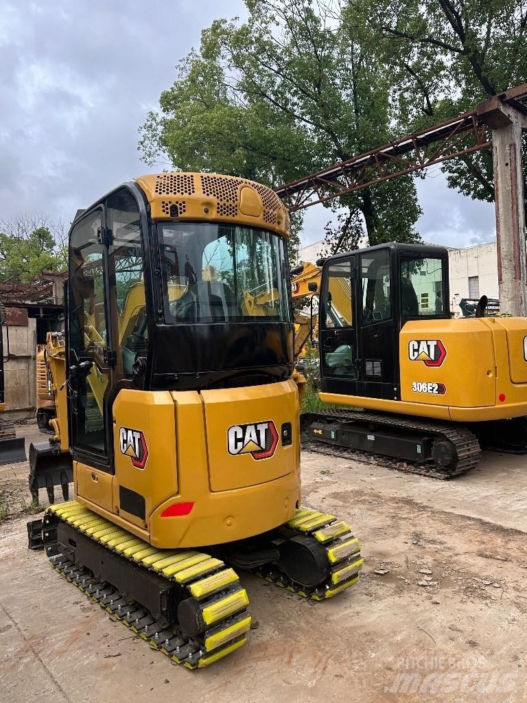 CAT 302 小型挖掘机