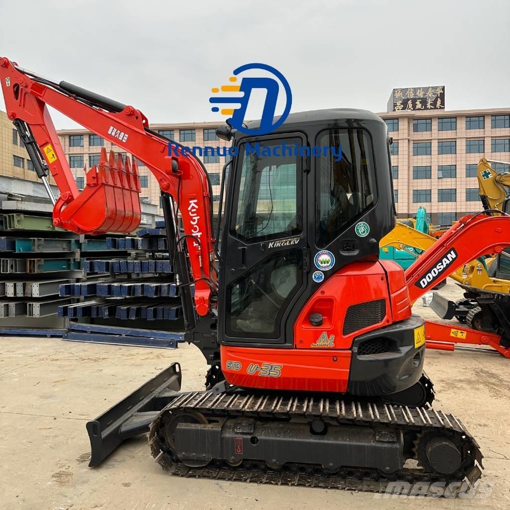 Kubota U 35 小型挖掘机