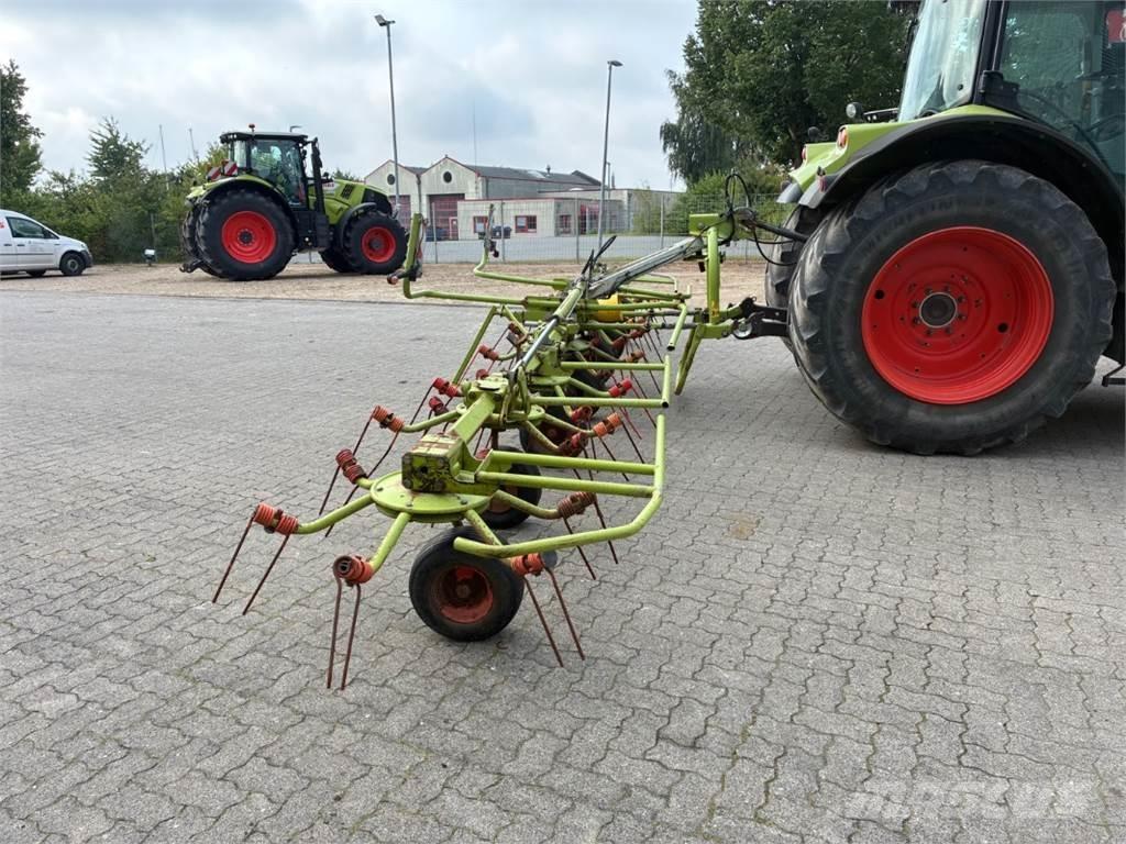 CLAAS VOLTO 870 犁耙和摊草机