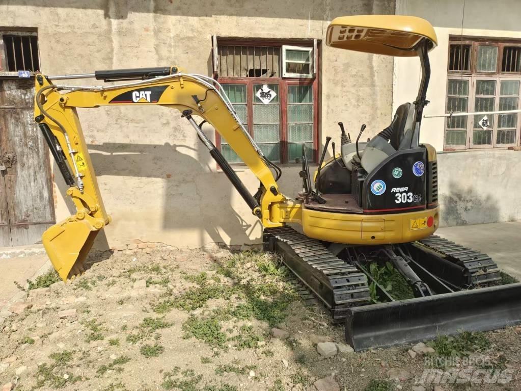 CAT 303 CR 小型挖掘机
