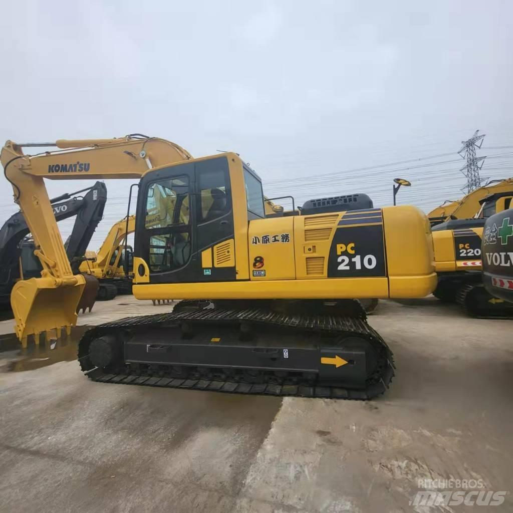 Komatsu PC 210 履带挖掘机