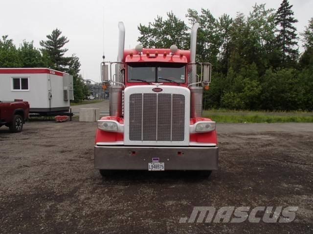 Peterbilt 388 牵引车