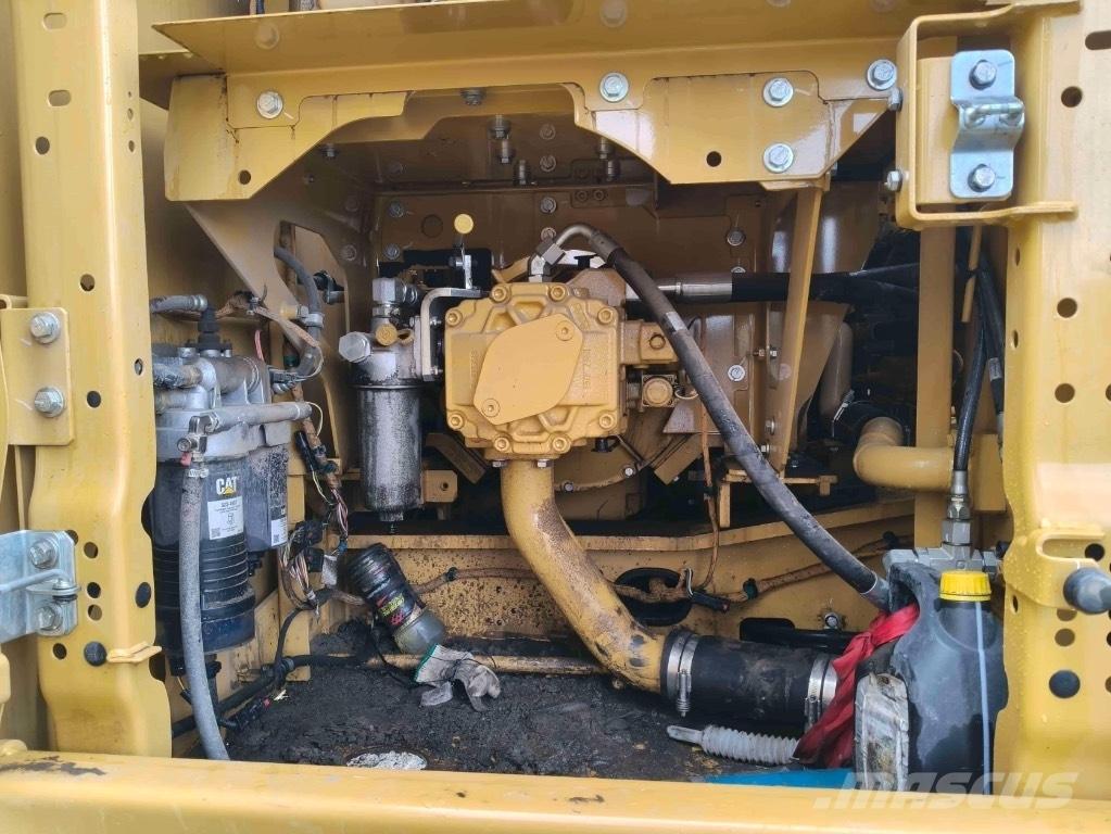 CAT 326 履带挖掘机