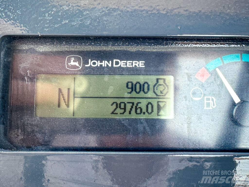 John Deere 210 LE EP 前装载和挖掘机