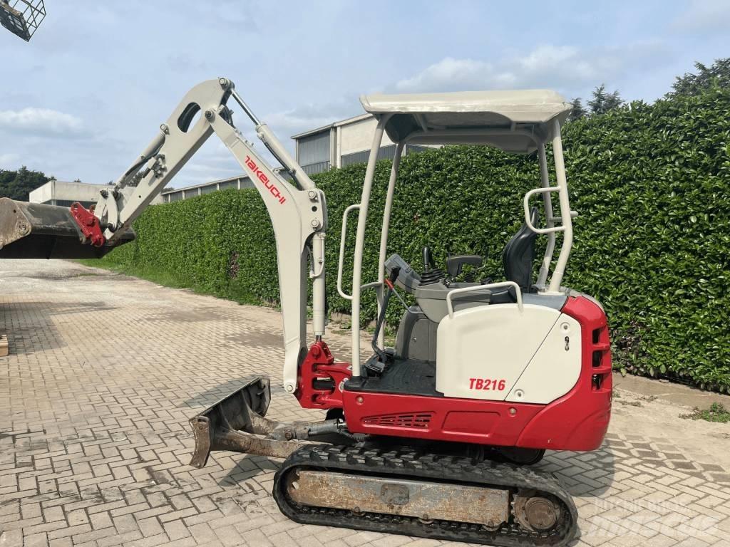 Takeuchi TB 216 小型挖掘机