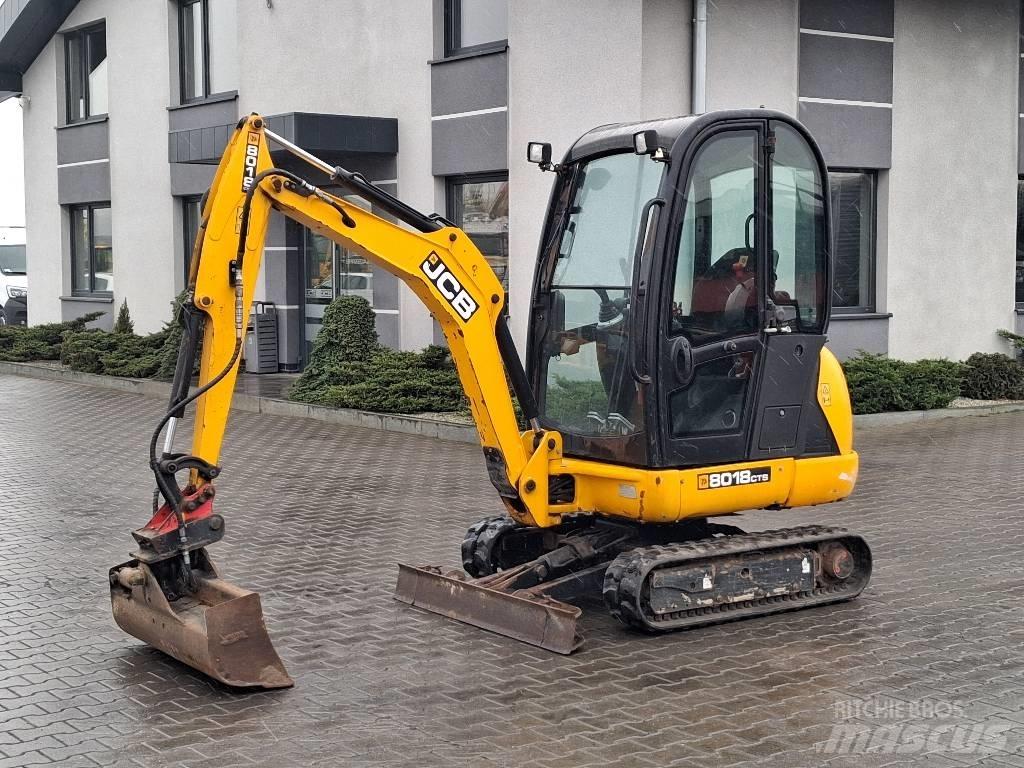 JCB 8018 CTS 小型挖掘机