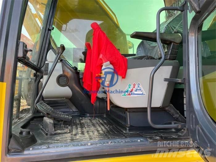 Komatsu PC 220-8 履带挖掘机