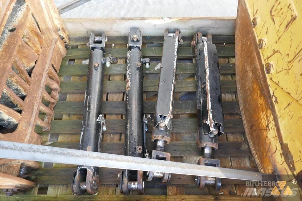 CAT 525D Grapple 运输工具-其他