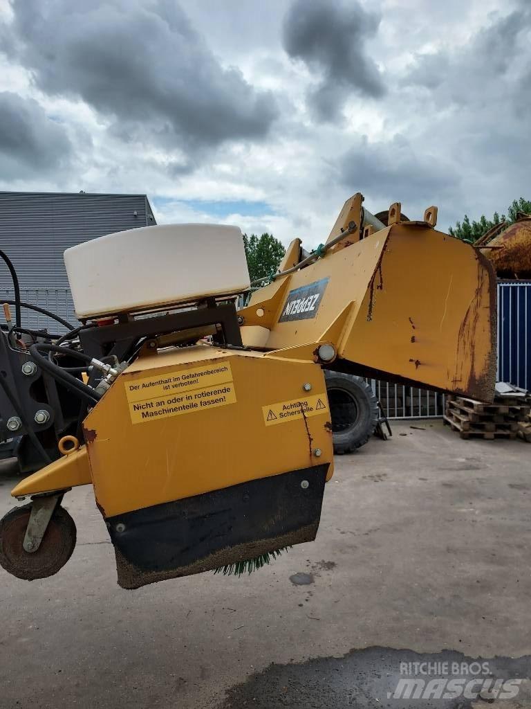 CAT 906/7/8 扫地机