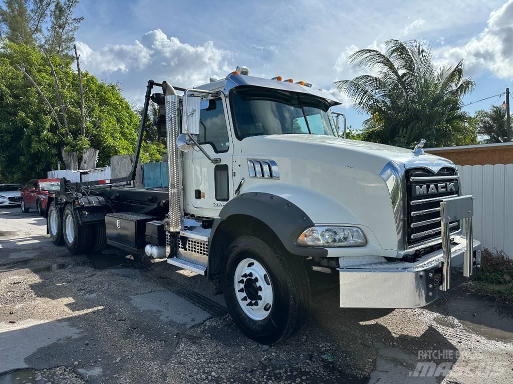 Mack GU813 可拆卸式卡车
