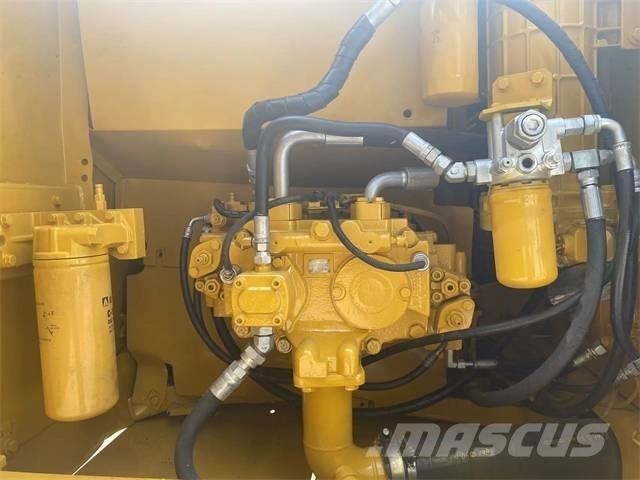 CAT 320D 履带挖掘机