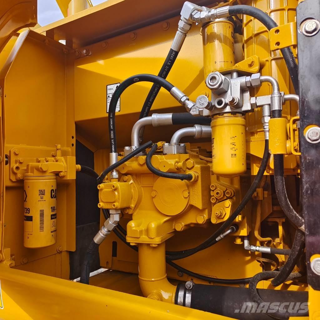 CAT 320 D2L 履带挖掘机