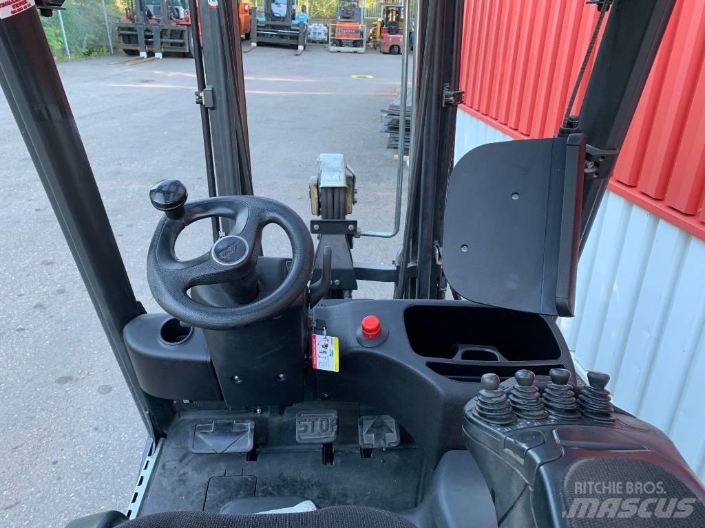 Linde E16C-02 电动叉车