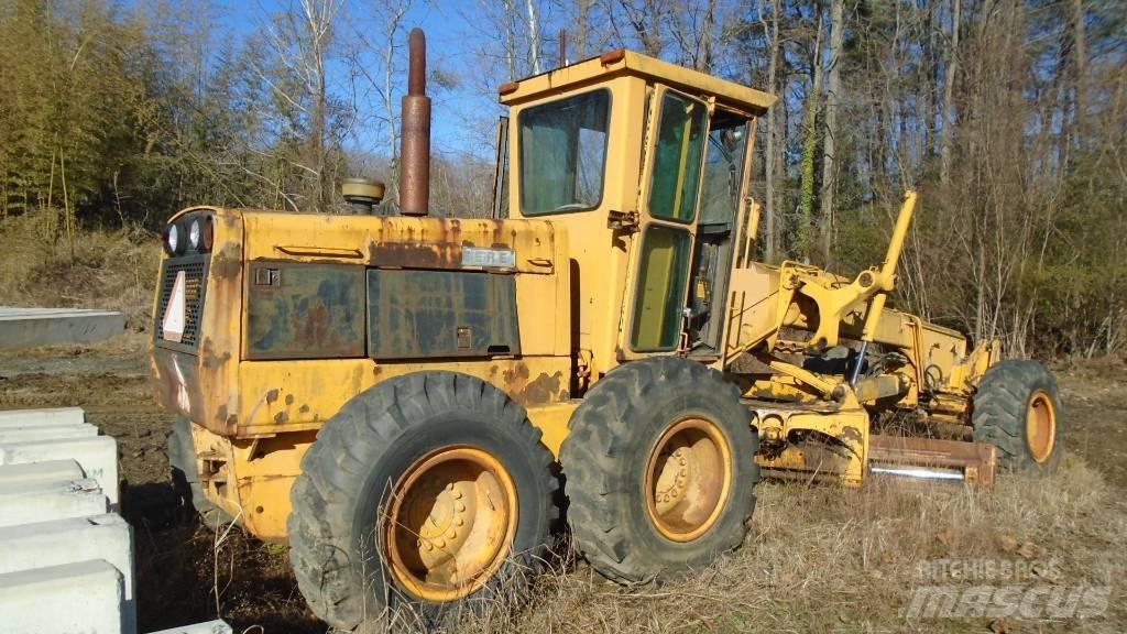 John Deere 672 A 平地机/推土机