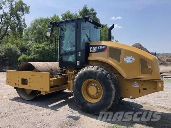 CAT CS 64 B 单轮压路机