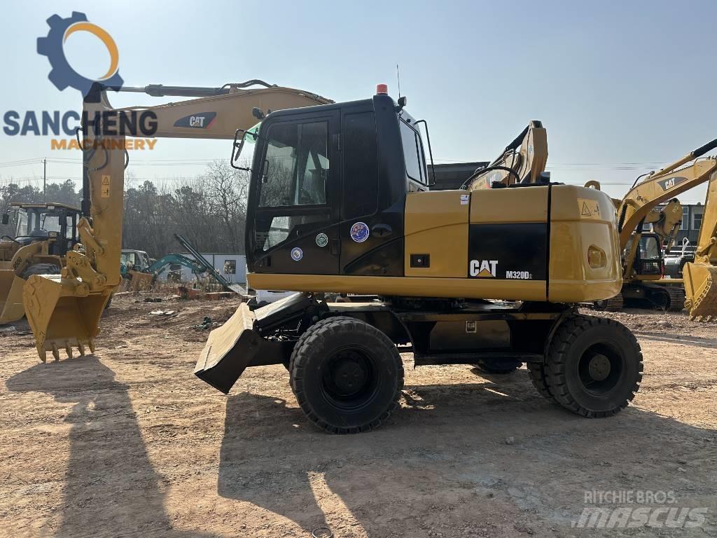 CAT M 320 D 轮式挖掘机