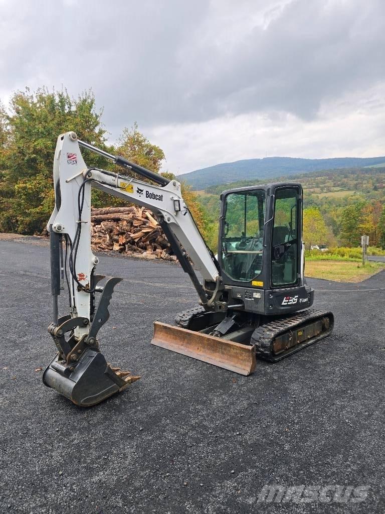 Bobcat E 35 小型挖掘机