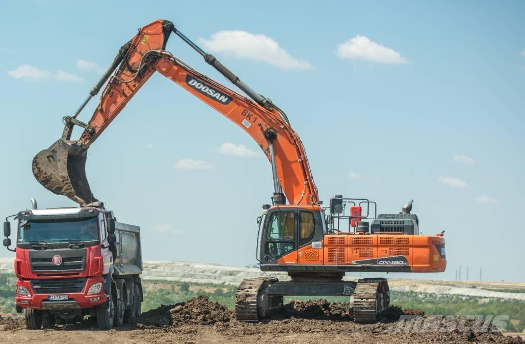 Doosan DX490LC-5 履带挖掘机
