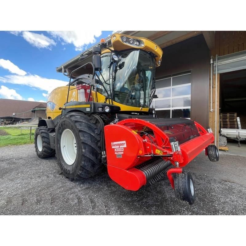 New Holland FR 700 自走式青贮饲料收割机