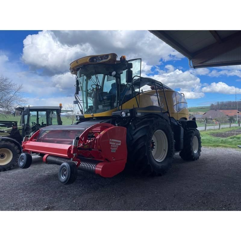 New Holland FR 700 自走式青贮饲料收割机