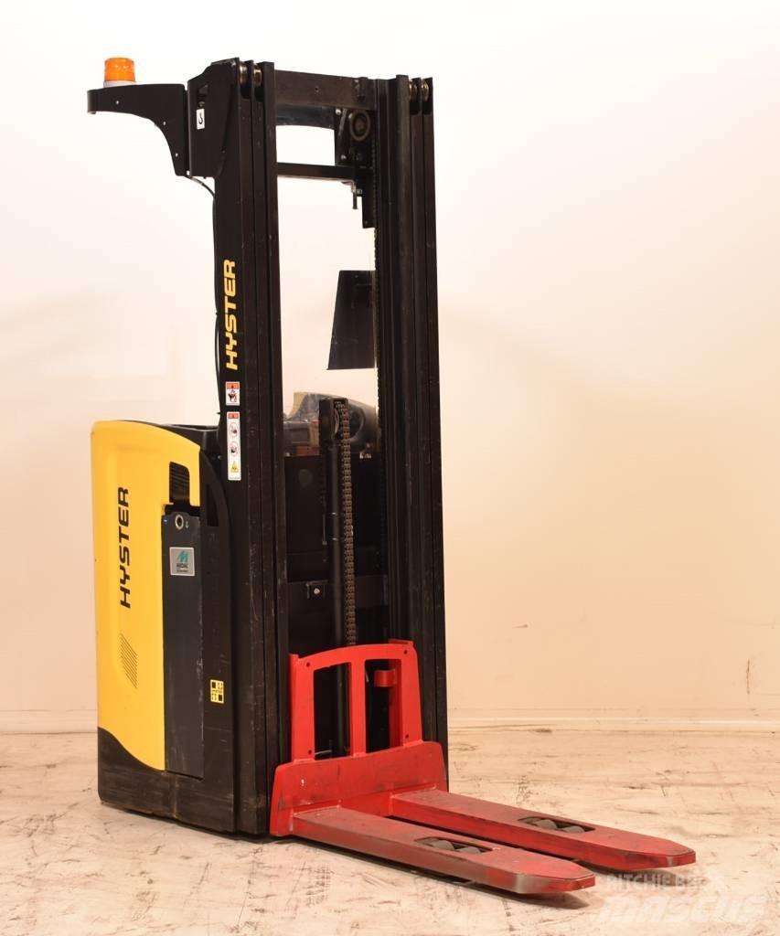 Hyster RS1.6-24 行走式堆垛机